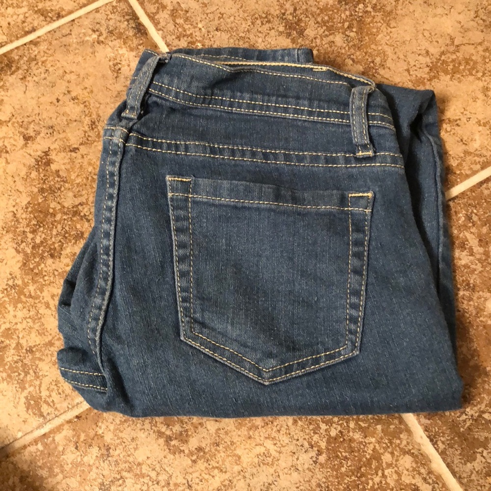 FOREVER 21 DENIM JEANS 28 MEDIUM WASH SKINNY